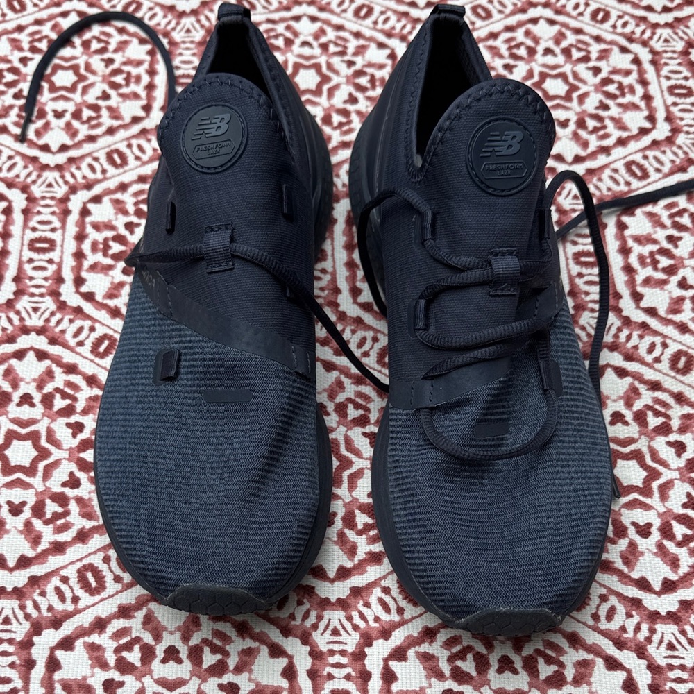 New Balance Men's Dark Navy Knit Sneakers - Picture 4 of 8